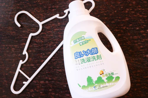 IMG_1756 【生活】良品大師 好師傅 || 草本抑菌洗衣精 / 洗衣槽去污劑 :: 居家清潔很容易