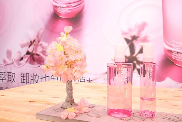 【美妝】植村秀shu uemura || 櫻花萃釀淨透潔顏油 || 櫻花粉少女新色潔顏油,卸妝也卸黑頭,接睫毛也可以用