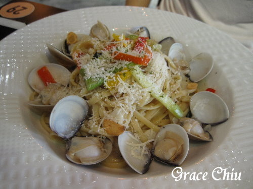 白酒蛤蜊蒜香義大利麵 白酒蛤蜊蒜香義大利麵