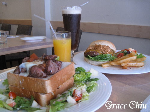 豐盛的早午餐~上菜囉 Viva la fete法式餐廳(捷運忠孝新生站)