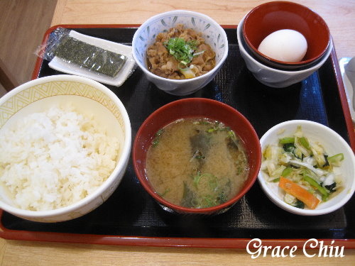 すき家 SUKIYA 日本人氣早餐 雞蛋拌飯 牛丼