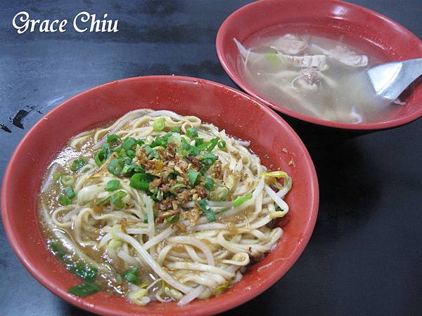 萬華伍條通米苔目 味噌乾麵 肝連湯 炸豆腐