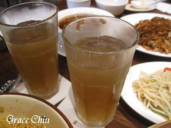 竹蔗馬蹄水 樂天皇朝 八色小籠包 新加坡餐廳 來自新加坡 台北小籠包 信義區中式 竹蔗馬蹄水 樂天皇朝 八色小籠包 新加坡餐廳 來自新加坡 台北小籠包 信義區中式