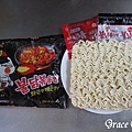 불닭볶음면 (SAMYANG)韓國三養火辣雞肉炒麵～～～辣