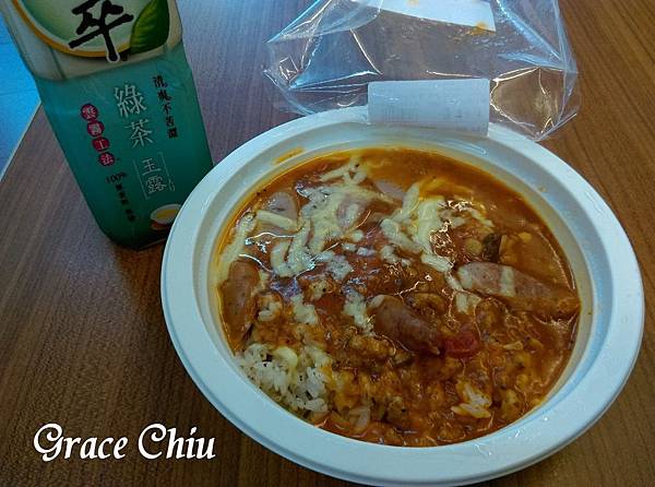 萊爾富 經典脆腸肉醬焗飯 好吃 微波食品