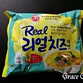 韓國不倒翁 OTTOGI 오뚜기 超濃厚起司拉麵醬有一包起士粉跟一包起士醬所以味道顯著,味道溫和