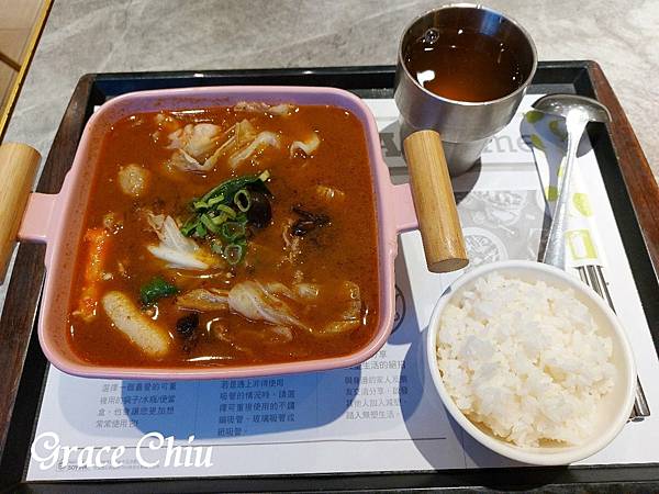 辣MINI 個人麻辣鍋 京站美食街 ７號麻辣五花牛肉鍋(210元)