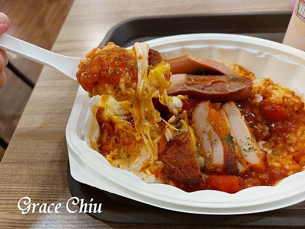 7-11烤雞燻腸雙拼焗飯 紐澳良風味雞肉 超商微波食品