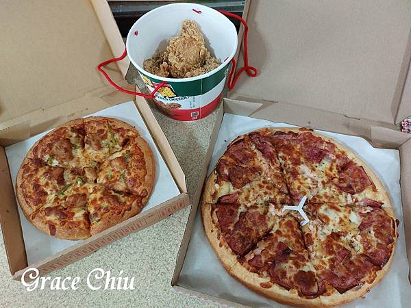 拿坡里披薩 炭火肉食披薩 老干媽雞肉風味披薩 義式炸雞