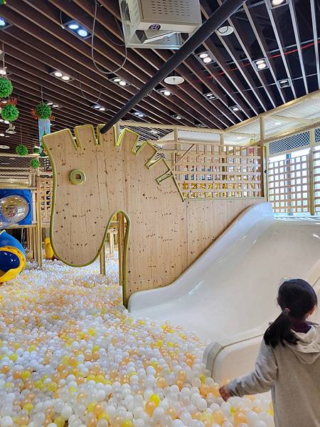 【台中親子景點】 🏰樂米樂園台中北歐館🏰豪華600坪能動能靜 【台中親子景點】 🏰樂米樂園台中北歐館🏰豪華600坪能動能靜