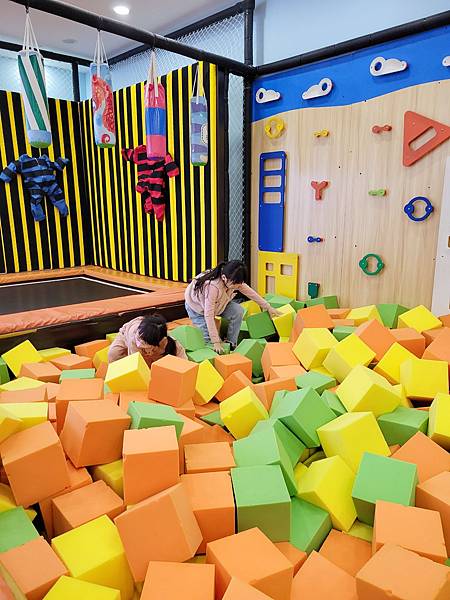 【台中親子景點】 🏰樂米樂園台中北歐館🏰豪華600坪能動能靜 【台中親子景點】 🏰樂米樂園台中北歐館🏰豪華600坪能動能靜