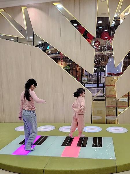 【台中親子景點】 🏰樂米樂園台中北歐館🏰豪華600坪能動能靜 【台中親子景點】 🏰樂米樂園台中北歐館🏰豪華600坪能動能靜