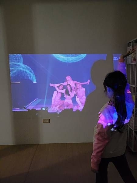 【UMST】智慧型微投影機UMST Q1。在家享受劇院品質/