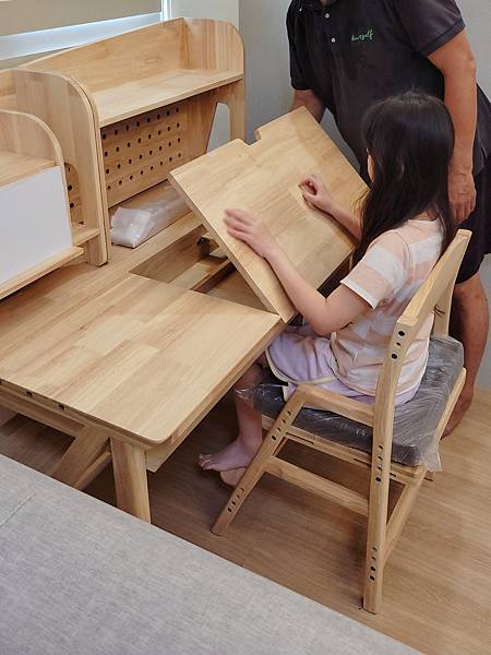 【兒童書桌推薦】環安傢俱好好學習桌椅許願組。從小孩用到大人。 【兒童書桌推薦】環安傢俱好好學習桌椅許願組。從小孩用到大人。