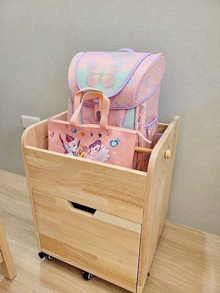 【兒童書桌推薦】環安傢俱好好學習桌椅許願組。從小孩用到大人。 【兒童書桌推薦】環安傢俱好好學習桌椅許願組。從小孩用到大人。