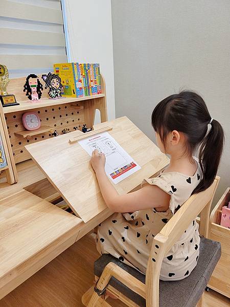 【兒童書桌推薦】環安傢俱好好學習桌椅許願組。從小孩用到大人。