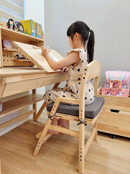 【兒童書桌推薦】環安傢俱好好學習桌椅許願組。從小孩用到大人。 【兒童書桌推薦】環安傢俱好好學習桌椅許願組。從小孩用到大人。