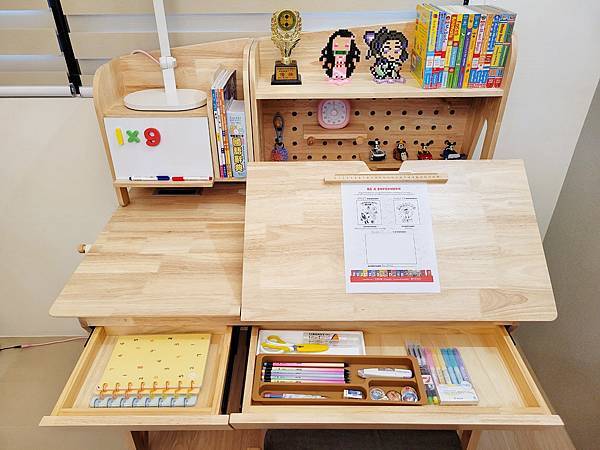 【兒童書桌推薦】環安傢俱好好學習桌椅許願組。從小孩用到大人。 【兒童書桌推薦】環安傢俱好好學習桌椅許願組。從小孩用到大人。