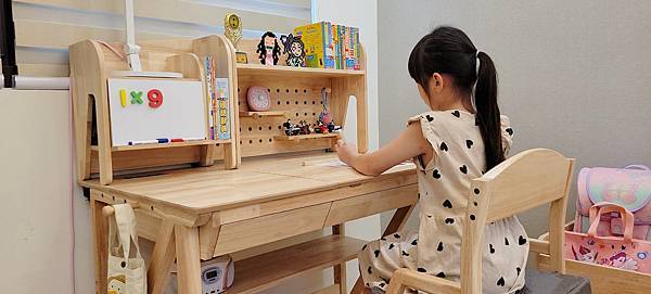 【兒童書桌推薦】環安傢俱好好學習桌椅許願組。從小孩用到大人。 【兒童書桌推薦】環安傢俱好好學習桌椅許願組。從小孩用到大人。