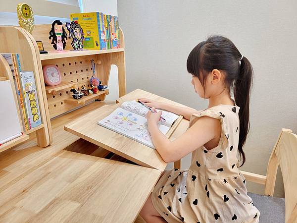 【兒童書桌推薦】環安傢俱好好學習桌椅許願組。從小孩用到大人。 【兒童書桌推薦】環安傢俱好好學習桌椅許願組。從小孩用到大人。