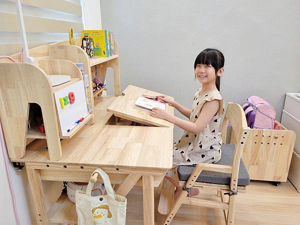 【兒童書桌推薦】環安傢俱好好學習桌椅許願組。從小孩用到大人。 【兒童書桌推薦】環安傢俱好好學習桌椅許願組。從小孩用到大人。