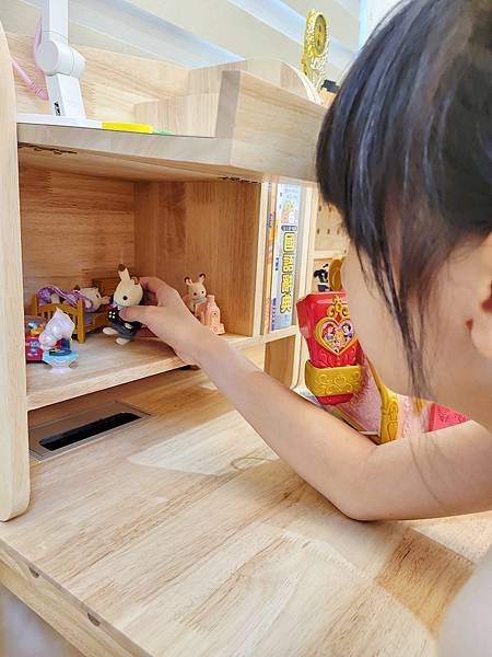 【兒童書桌推薦】環安傢俱好好學習桌椅許願組。從小孩用到大人。 【兒童書桌推薦】環安傢俱好好學習桌椅許願組。從小孩用到大人。