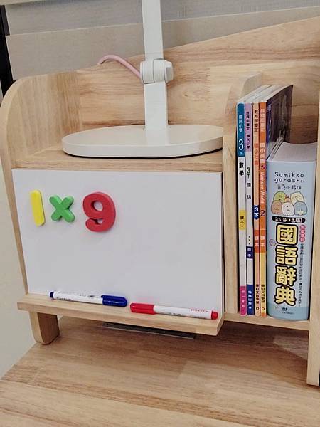 【兒童書桌推薦】環安傢俱好好學習桌椅許願組。從小孩用到大人。 【兒童書桌推薦】環安傢俱好好學習桌椅許願組。從小孩用到大人。