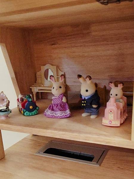 【兒童書桌推薦】環安傢俱好好學習桌椅許願組。從小孩用到大人。 【兒童書桌推薦】環安傢俱好好學習桌椅許願組。從小孩用到大人。