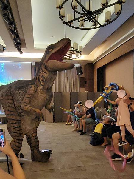 【台北親子飯店推薦】大板根森林溫泉飯店。進入恐龍世界侏羅記森