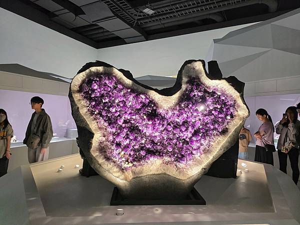 【大地瑰寶】台中科博館最新開幕的長設展廳。6歲以下免費。全台