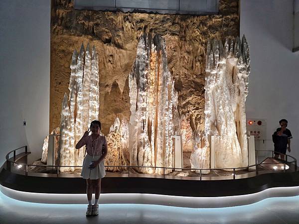 【大地瑰寶】台中科博館最新開幕的長設展廳。6歲以下免費。全台