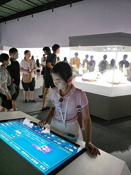【大地瑰寶】台中科博館最新開幕的長設展廳。6歲以下免費。全台