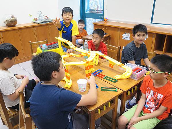 數創班 (11) 數創班 (11)