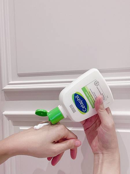 *保養* 舒特膚 長效潤膚乳 長效潤膚霜 持久保濕 敏弱肌推 *保養* 舒特膚 長效潤膚乳 長效潤膚霜 持久保濕 敏弱肌推