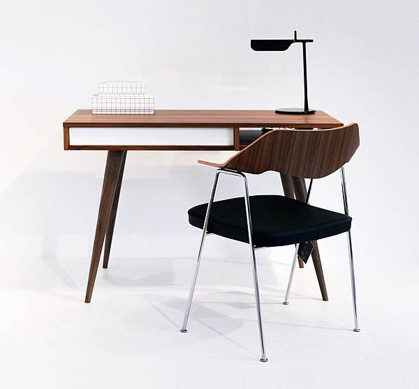 675-chair-robin-day-styled-celine-desk-nazanin-kamali-001.jpg