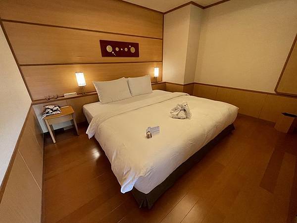 房間.jpg 房間.jpg