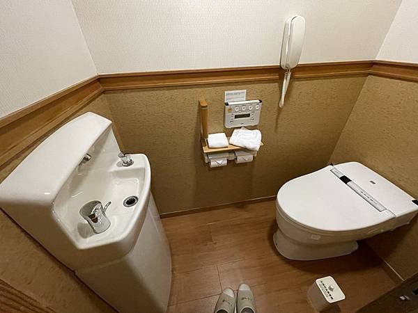 廁所.jpg 廁所.jpg