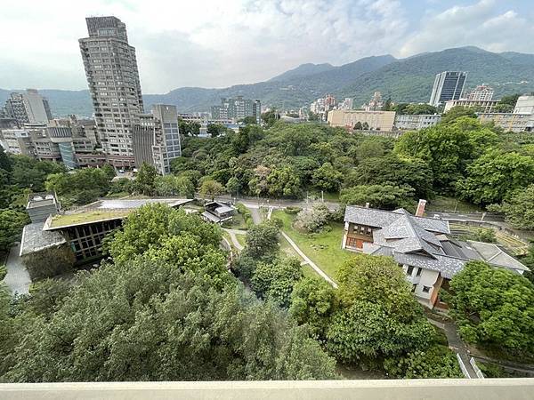 窗外風景.jpg 窗外風景.jpg