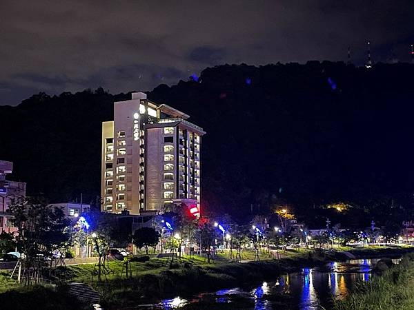 夜晚的飯店 夜晚的飯店