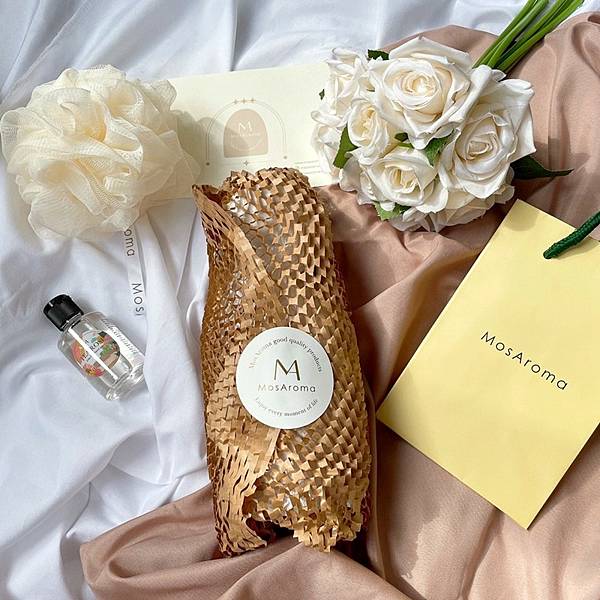 【香氛】台灣香氛品牌MosAroma 沐向 保濕沐浴露 茶玫 【香氛】台灣香氛品牌MosAroma 沐向 保濕沐浴露 茶玫