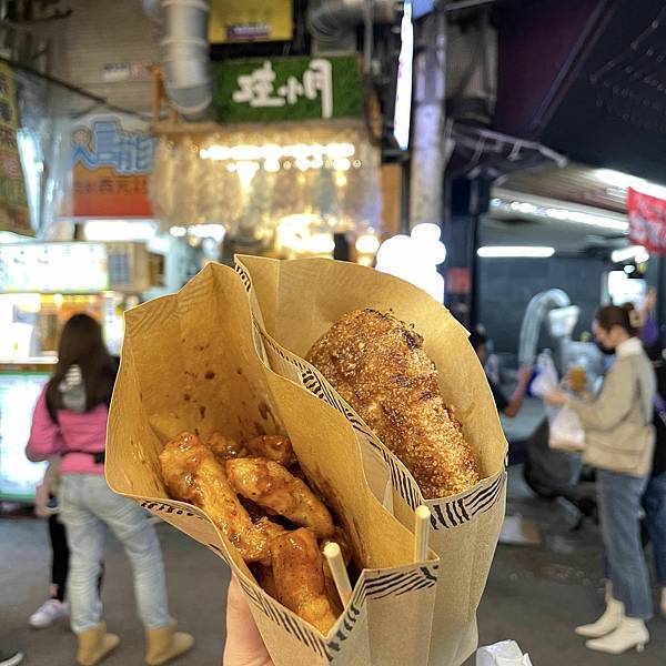 【台中西屯】逢甲夜市 瑾小月碳烤雞排 花生醬炸物 雞排 【台中西屯】逢甲夜市 瑾小月碳烤雞排 花生醬炸物 雞排