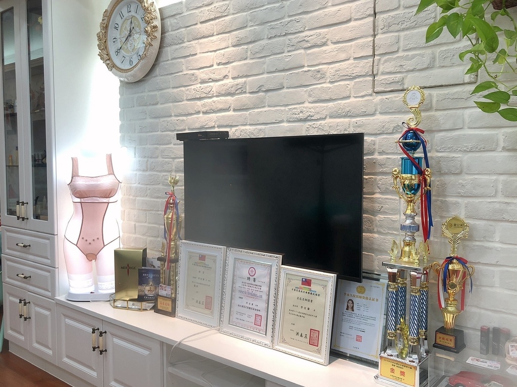 中永和霧眉推薦無痛零尷尬期,幫我改掉困擾紅眉,推薦15年新祕資歷的紋繍老師蓁輕奢紋繡藝術美學、近永安市場捷運站 中永和霧眉推薦無痛零尷尬期,幫我改掉困擾紅眉,推薦15年新祕資歷的紋繍老師蓁輕奢紋繡藝術美學、近永安市場捷運站