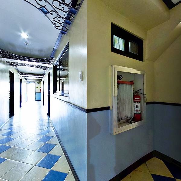 dormitory_hallway_01.jpg