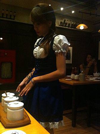 【食】印尼雅加達★Paulaner Brauhaus★寶萊納啤酒屋