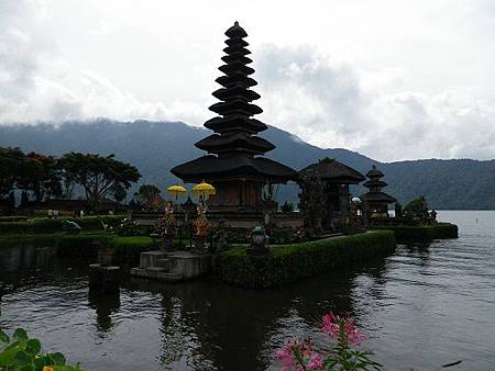 【遊】峇里島★租車一日遊景點★烏倫達努水神廟Ulun Danu Temple