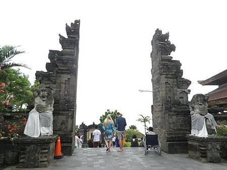 【遊】峇里島★租車一日遊景點★海神廟Pura Luhur Tanah Lot