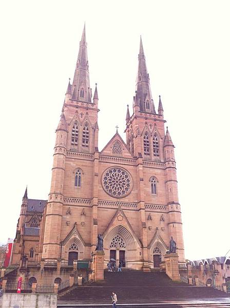 【遊】澳洲雪梨★St. Mary's Cathedral 聖瑪麗大教堂★雪梨最大教堂，聖誕節有投影秀表演