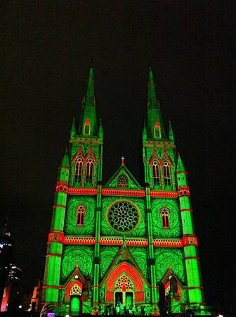 【遊】澳洲雪梨★St. Mary's Cathedral 聖瑪麗大教堂★雪梨最大教堂，聖誕節有投影秀表演