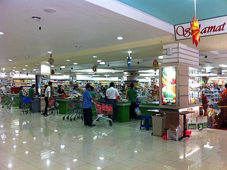 【分享】印尼泗水★Citraland週邊超市介紹★Lion Super INDO(印尼超市)、Ranch 99 Market(美式風格)、Hokky(華人超市)、Papaya(日韓食品)、Hypermart(印尼大賣場)