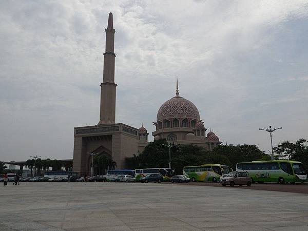 【遊】馬來西亞吉隆坡★Masjid Putra(Putra Mosque)布特拉回教堂★玫瑰清真寺、水上清真寺、粉紅清真寺都是它啦！！